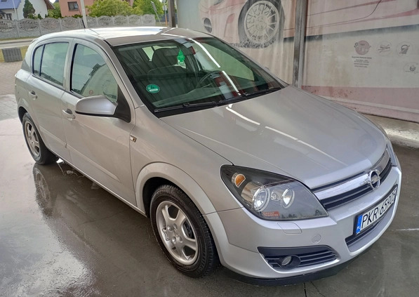 Opel Astra cena 9999 przebieg: 138800, rok produkcji 2007 z Poznań małe 16